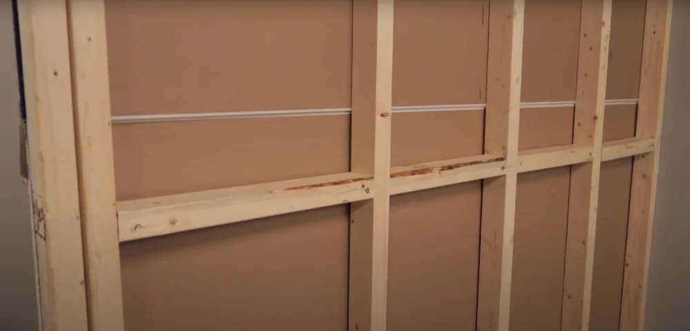 Structure en bois prête pour l